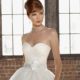 Voordelige Sissi bruidsjurk strapless